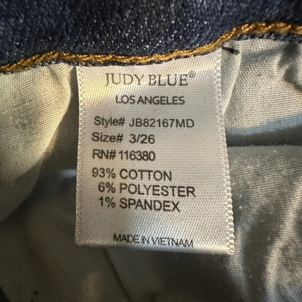 Judy Blue Jeans Size 2 Inseam 28 inches Skinny with 8.5 Blowfish Shoes